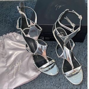Giuseppe Zanotti Metallic Sandal Heels; Size 8.5 (38.5 EUR); Pre-Owned/Used